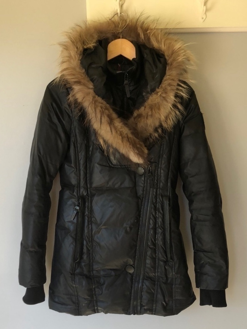 Atelier Noir by RUDSAK Black Down Puffer Jacket with natural Racoon Fur Trim